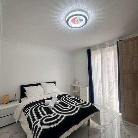 Superbe Appartement Renove Au Coeur De La Capitale Paris Luaran gambar