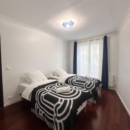 Superbe Appartement Renove Au Coeur De La Capitale Paris Luaran gambar